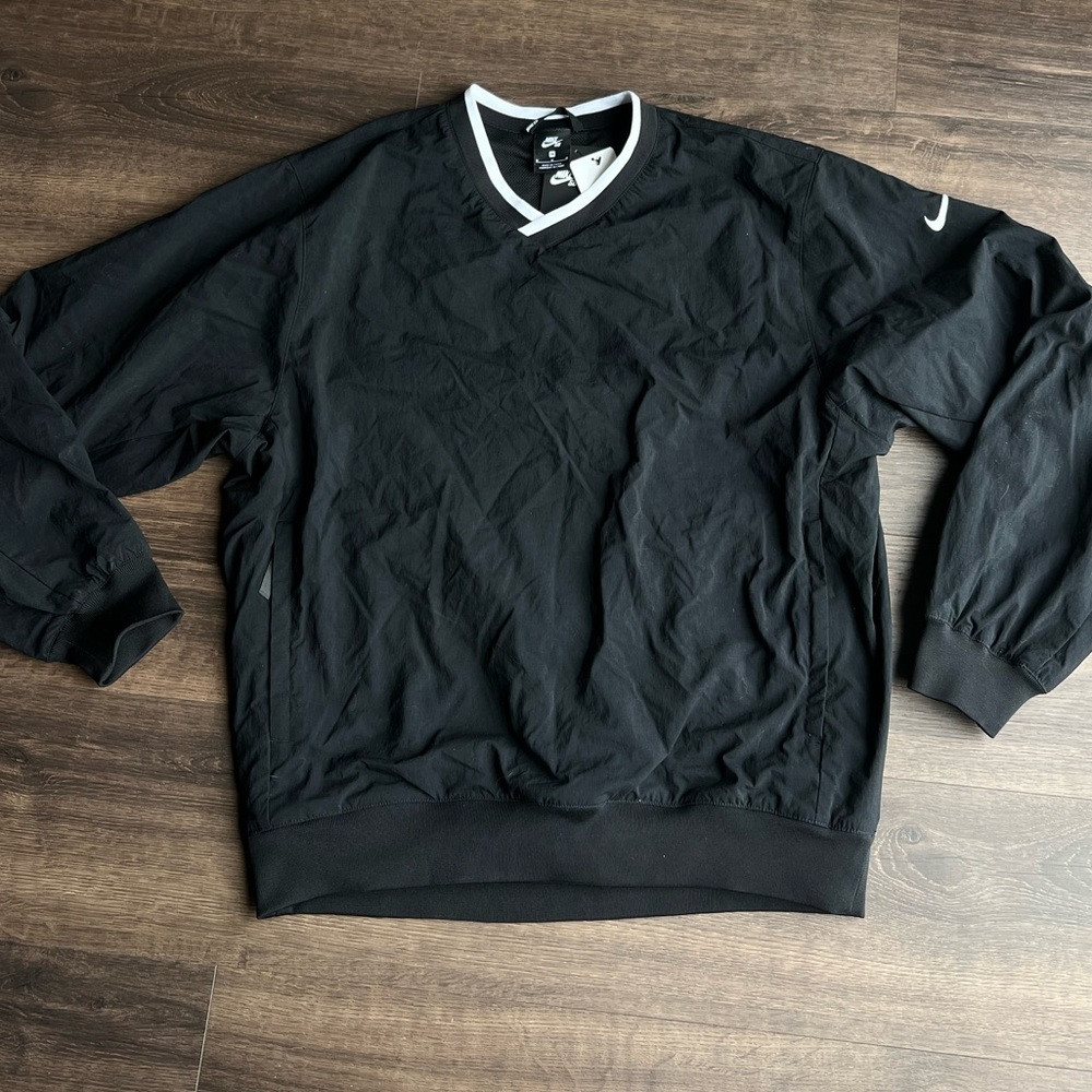 Nike SB windbreaker crewneck